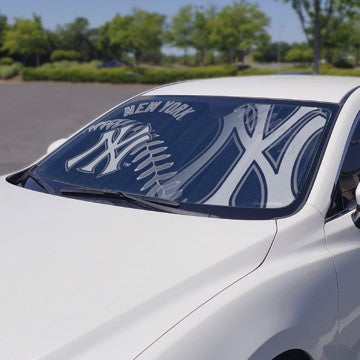 Wholesale-New York Yankees Auto Shade MLB Windshield Sun Shade - 59" x 29.5" SKU: 60036